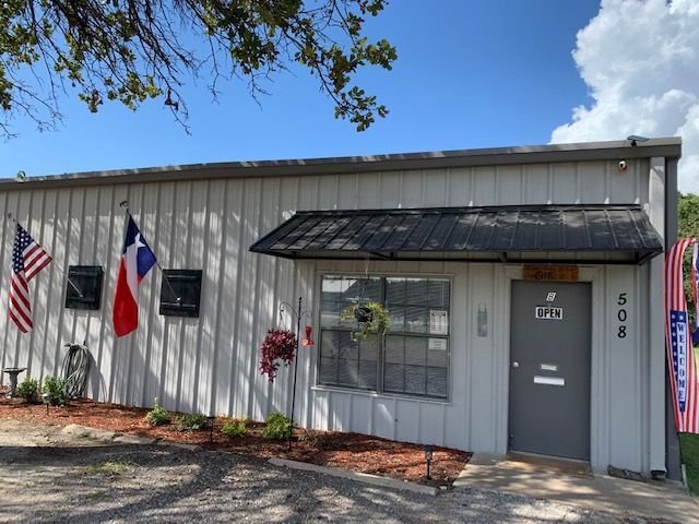 Building Photo - 305 Saturn Dr