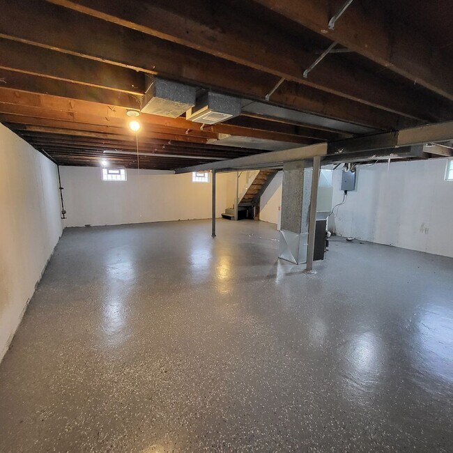 Building Photo - Welcome to Walker - Fully Renovated 3 BR