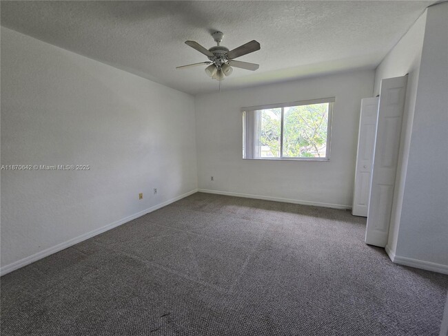 Building Photo - 3632 Oleander Terrace