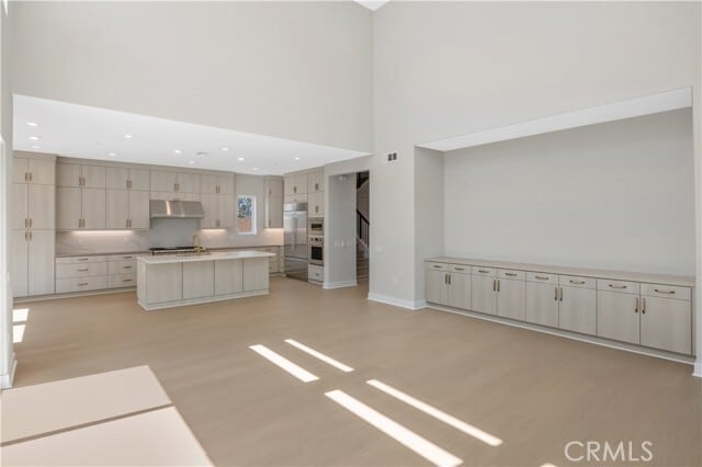 Building Photo - 173 Creation