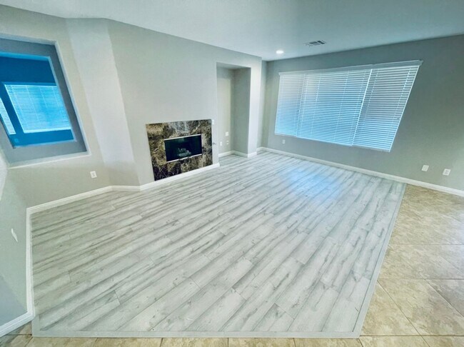 Building Photo - AMAZING SINGLE STORY HOME IN “AGE RESTRICT...