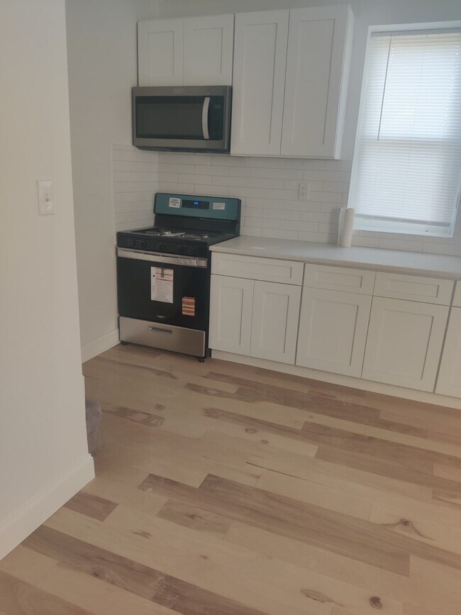 Building Photo - 1620 Lindley Ave