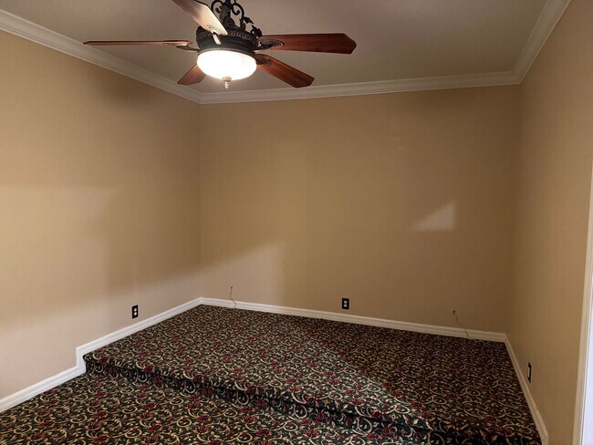 Building Photo - Gorgeous 5 bedrooms, 4 bath, 3 car garage single family home in Clermont