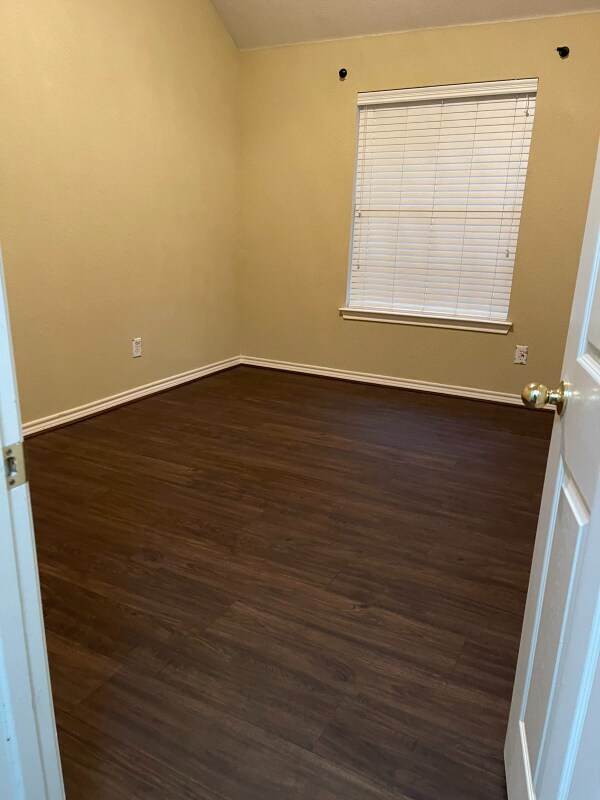 Building Photo - 1510 Fairfield Dr
