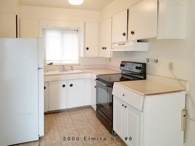 Building Photo - 2000 N Elmira St