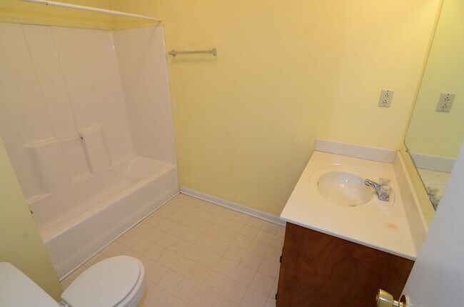 Building Photo - 1539 Hugh Hunter Rd
