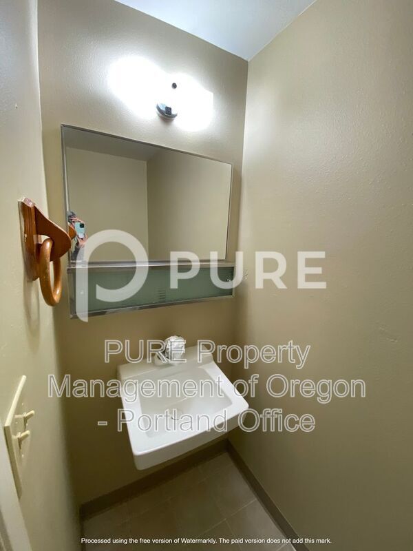 Building Photo - 3510 SE Sherry Ln