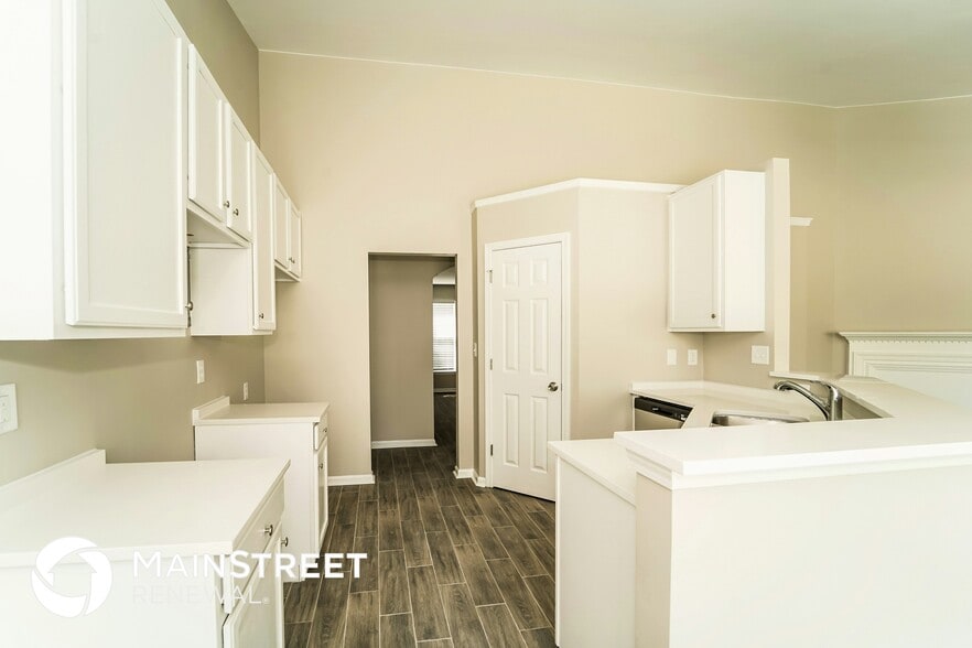 Building Photo - 8615 Appledale Dr