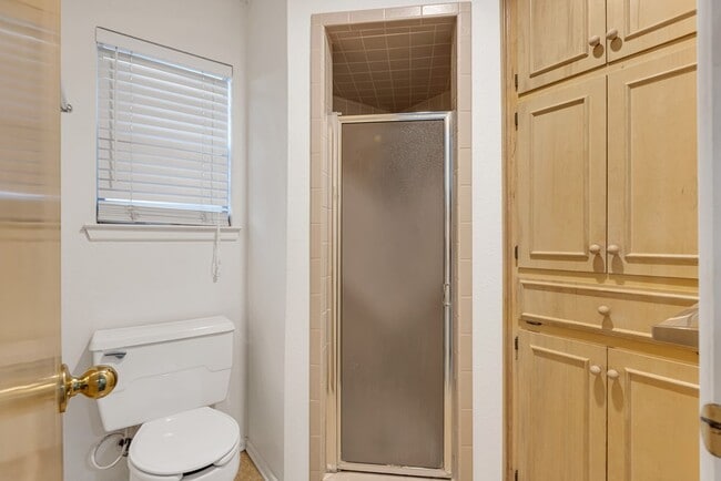 Building Photo - 3712 Monclair Ave