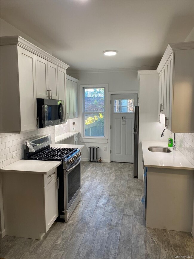 Building Photo - 57-09 Catalpa Ave