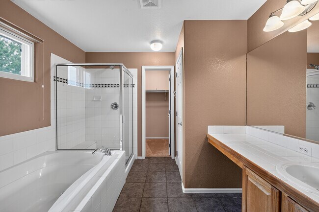 Building Photo - 20600 E Dartmouth Dr