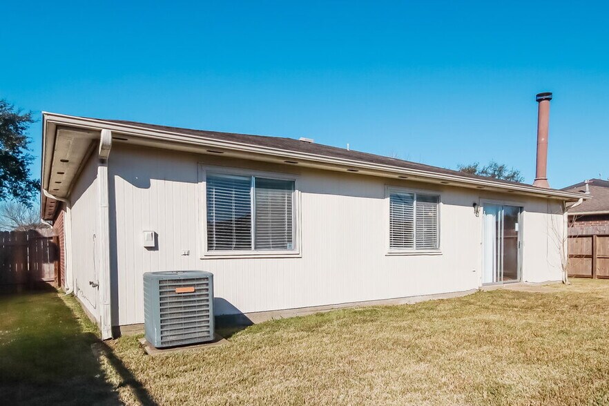 Building Photo - 16115 Purpleridge Ct