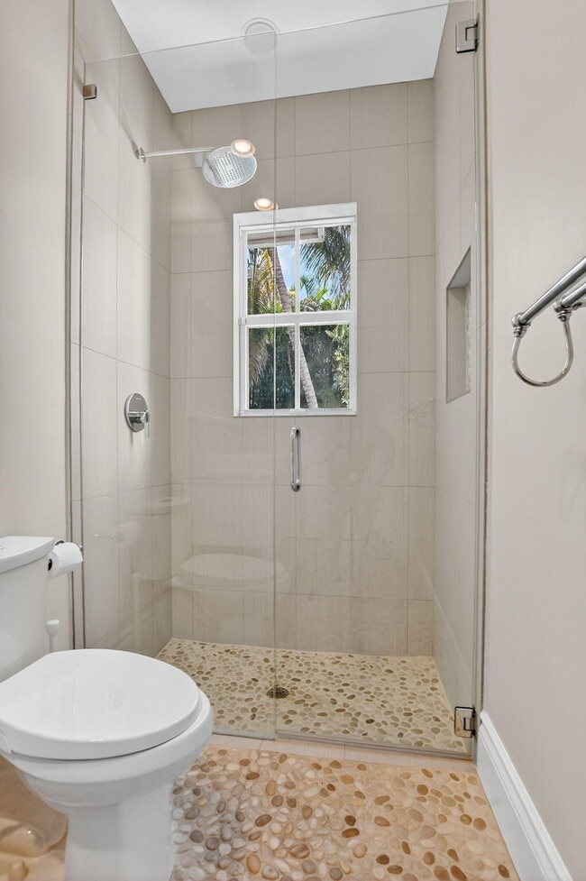 Building Photo - 200 NW 10th St