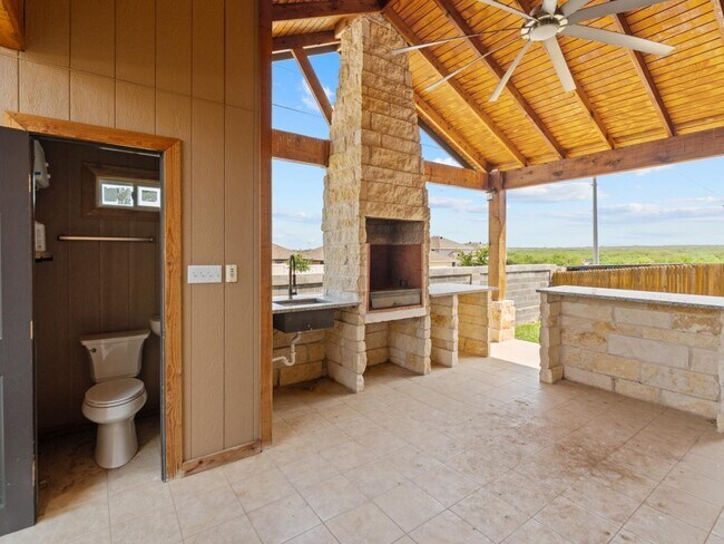 Building Photo - 5618 Lone Star Lp
