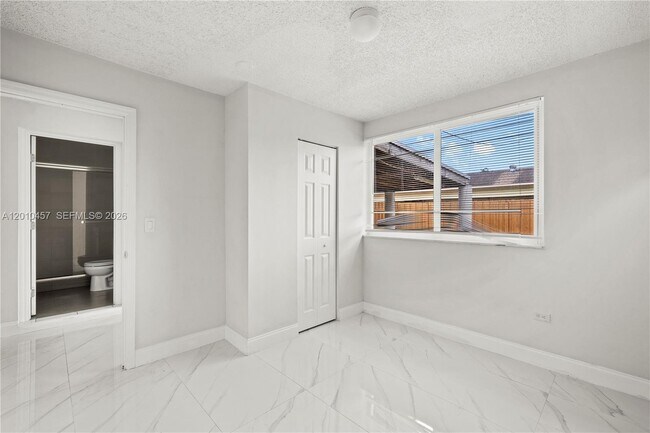 Building Photo - 1800 SW 97th Ave