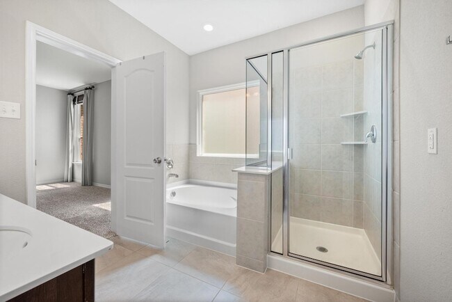 Building Photo - 3409 Keechi Creek Dr