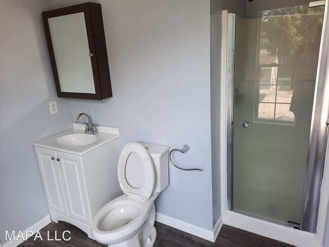 Building Photo - 3 br, 2.5 bath House - 420 Dorsey