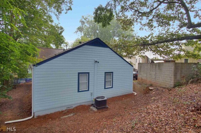 Building Photo - 1270 Trenton St SE