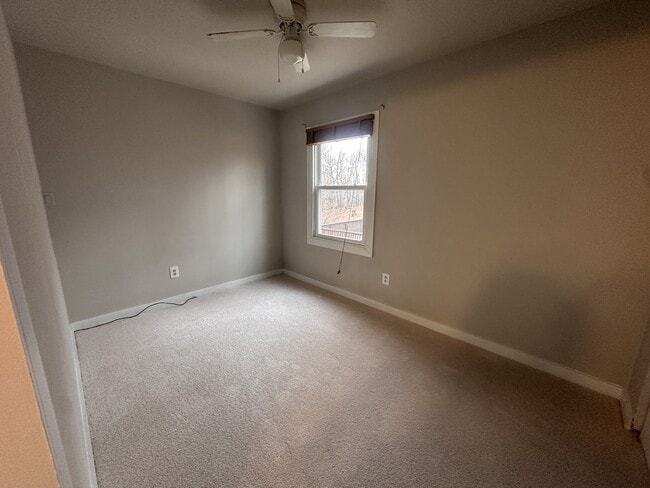 Building Photo - 542 Wagon Trail Rd