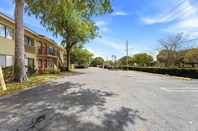 Building Photo - 2671 Riverside Dr