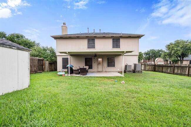 Building Photo - 401 Stockbridge Ln