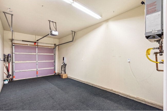 Building Photo - 3004 Portola Way