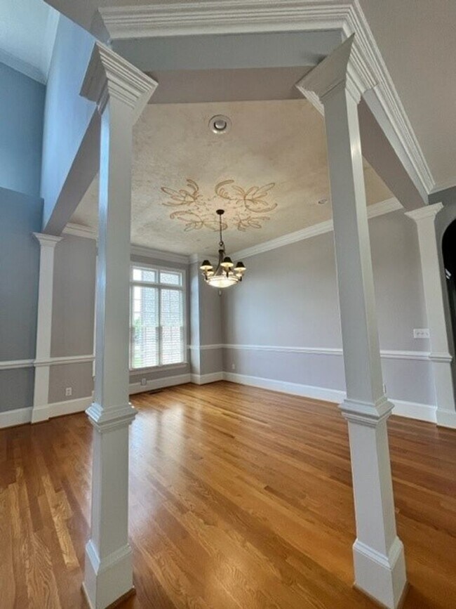 Building Photo - 4-bedroom, 3.5-bathroom Single Family Home