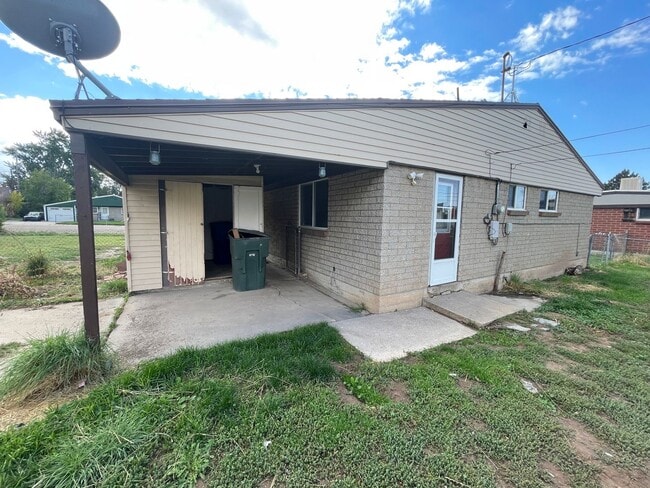 Building Photo - Great 3 Bed/1 Bath in Ogden