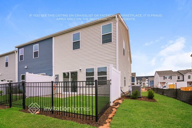 Building Photo - 817 Holiday Pk Ln