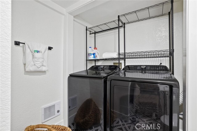 Building Photo - 41625 Thrush Ct