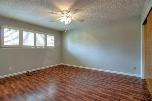 Building Photo - 1108 Topaz Ave