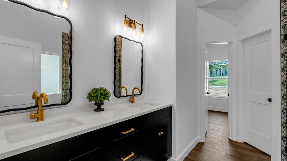 Building Photo - 105 Chesterfield Dr