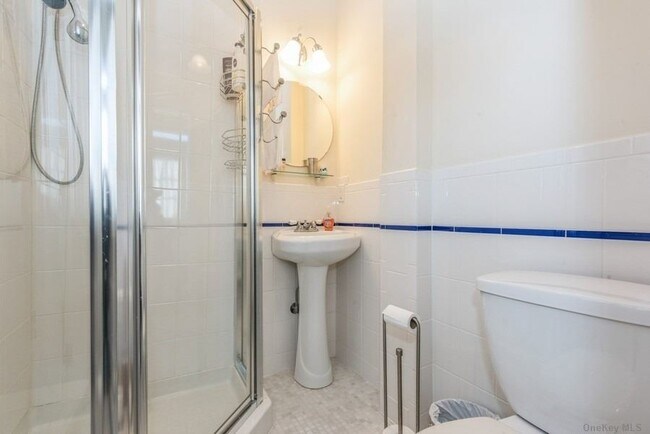 Building Photo - 161 W Beech St