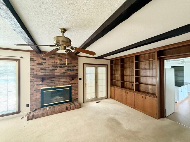 Building Photo - Three bedroom, 2 bath house in Mebane
