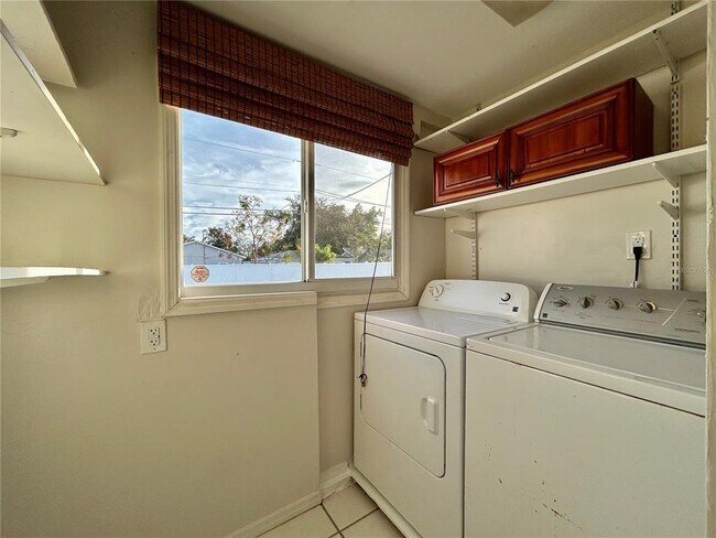 Building Photo - 6100 4th Ave S