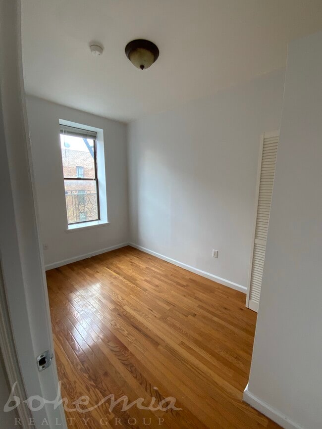 Building Photo - 277 W 150th St