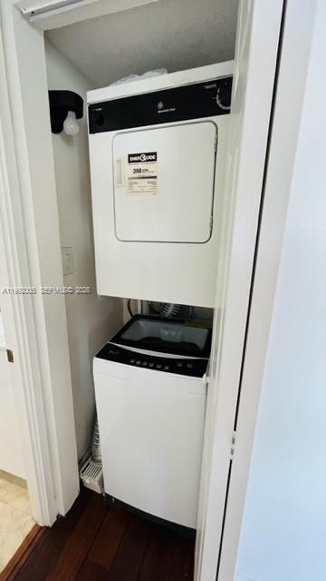 Building Photo - 3731 N Country Club Dr