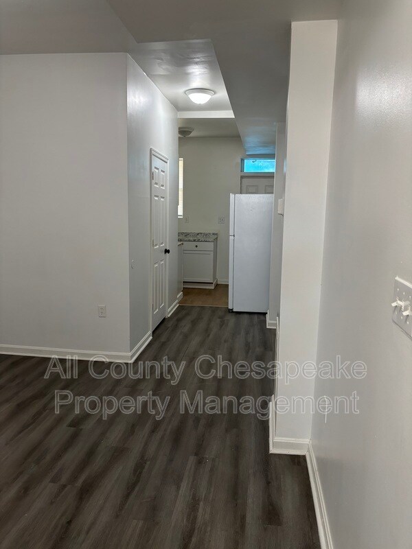 Building Photo - 2023 W Lanvale St