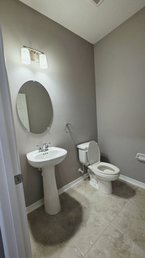 Building Photo - Executive 4BR / 3.5BA Home | Loft • Office...