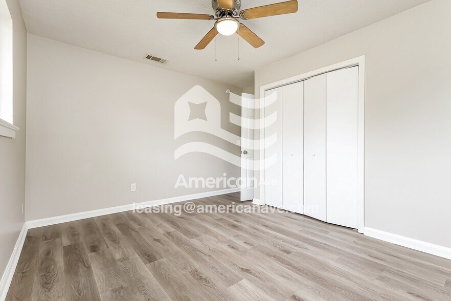 Building Photo - 1033 Quincy Dr