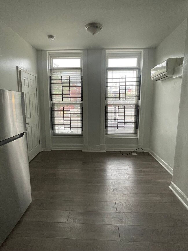 Building Photo - Quaint Charles Village Studio w/ A/C & W/D...