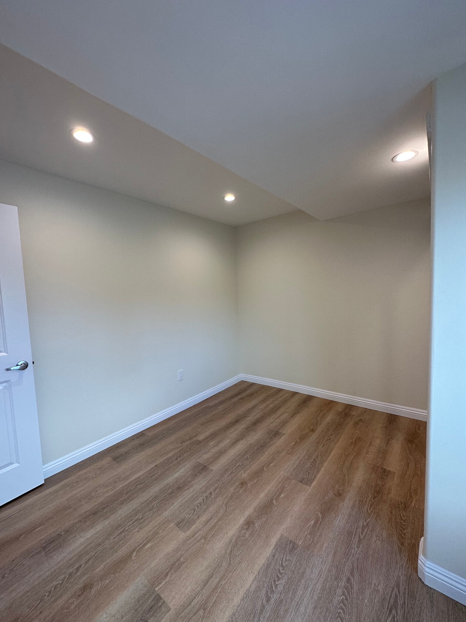 Building Photo - 9551 Cordero Ave