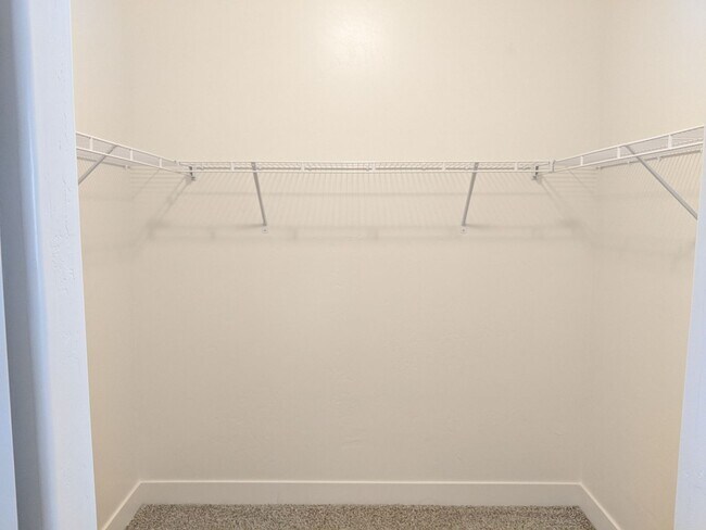 Building Photo - Beautiful 3-Bed Condo – $1,650! Move In by...