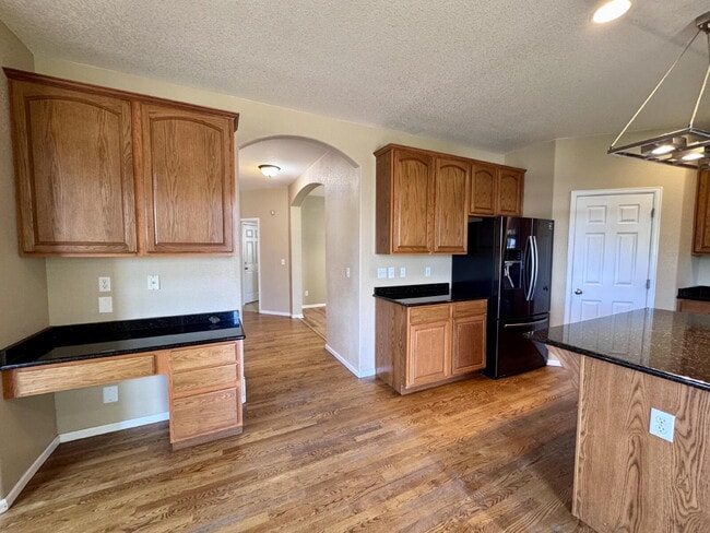 Building Photo - 7031 S Oak Hill Cir