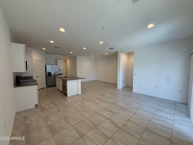 Building Photo - 1723 W Sombra Ave