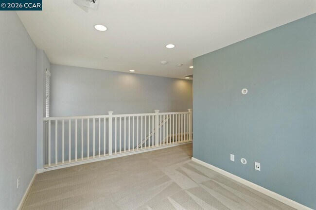 Building Photo - 207 Heligan Ln