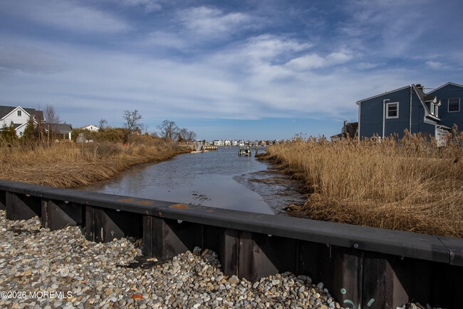 Building Photo - 3 Monmouth Ave