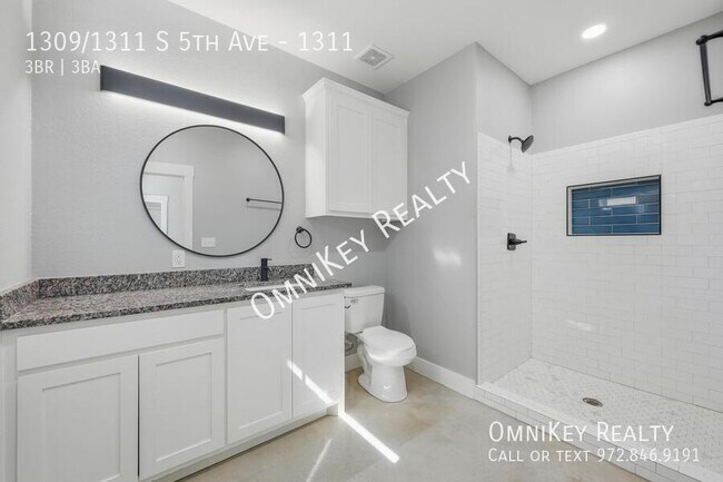 Building Photo - 1309/1311 S 5th Ave-1311