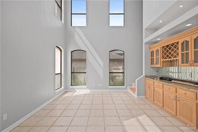 Building Photo - 1509 Maltese St