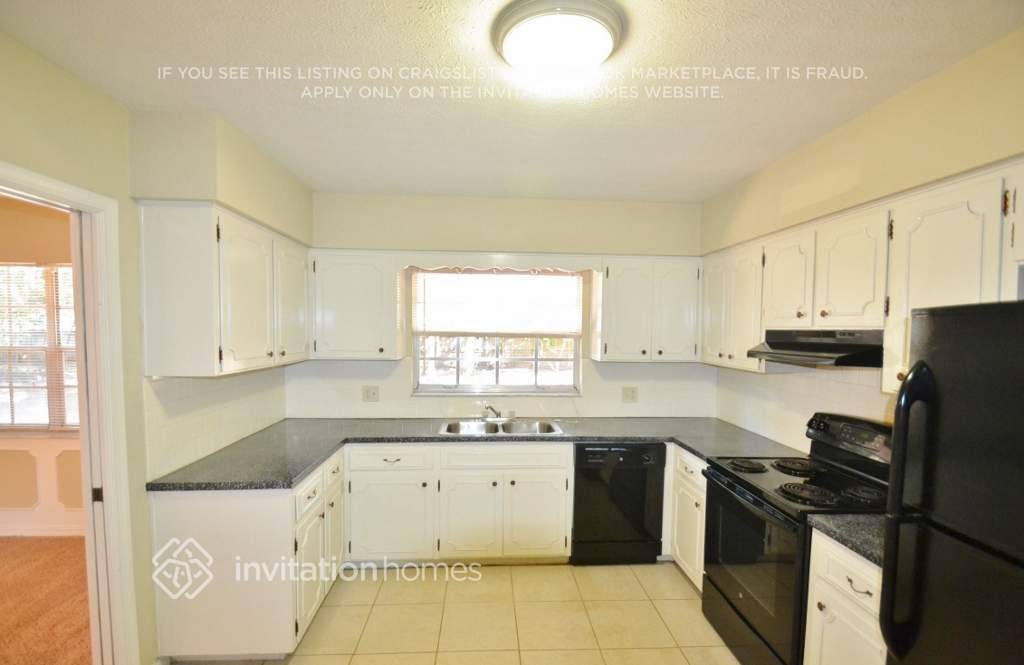 Building Photo - 706 Westwood Cir